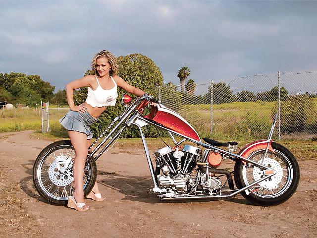 25P BIKER BABES NO.1