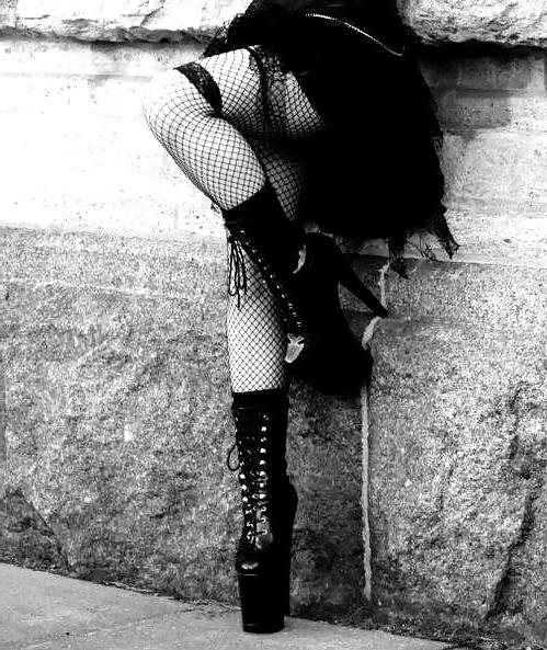 25P Ballet boots...