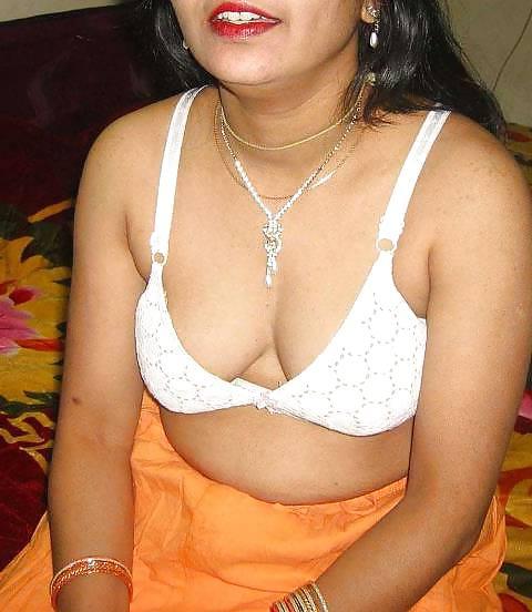 11P INDIAN BOOBS