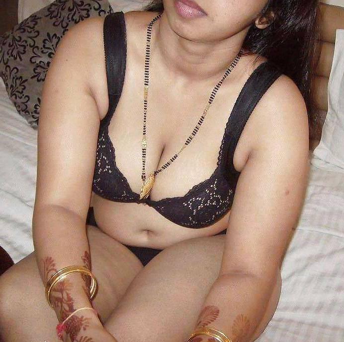 11P INDIAN BOOBS