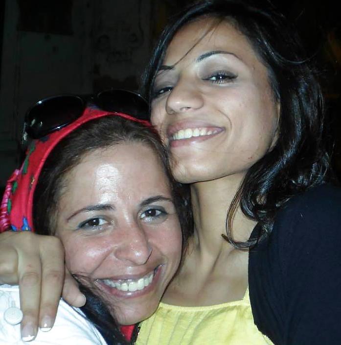 25P Egyptian girl