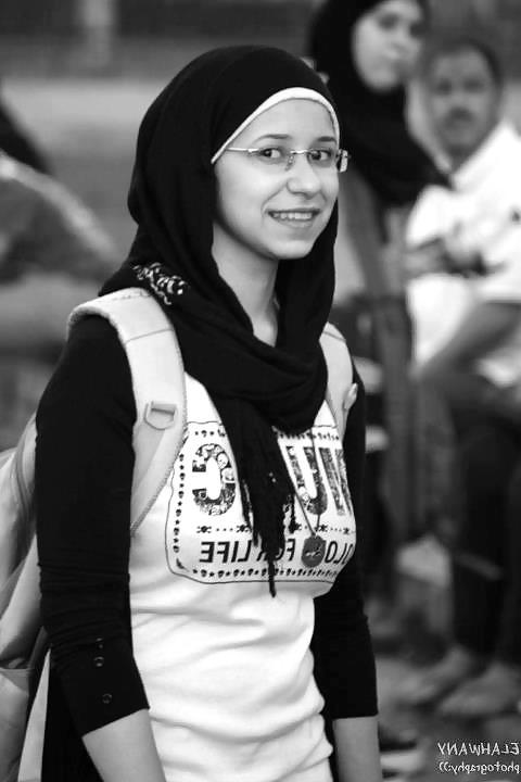 25P Egyptian girl
