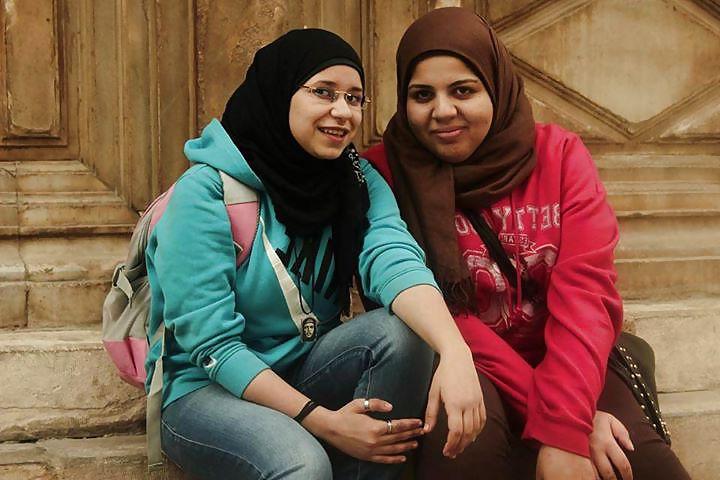 25P Egyptian girl