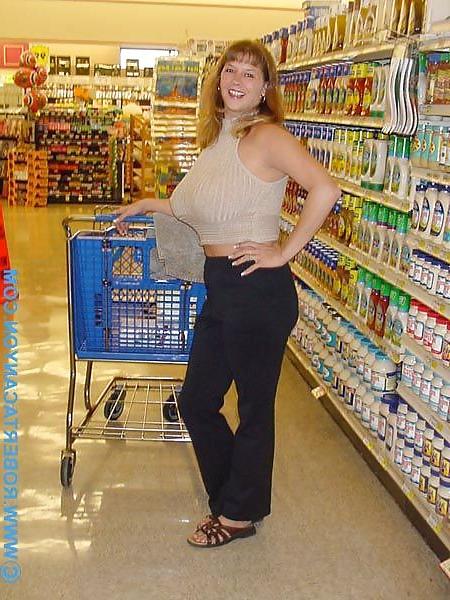 17P Moms with huge mouth-watering boobs