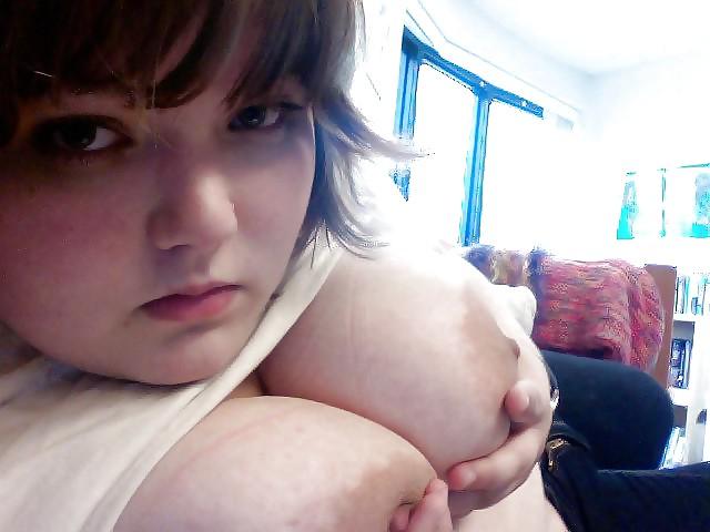 15P Fatty Chantal selfpics