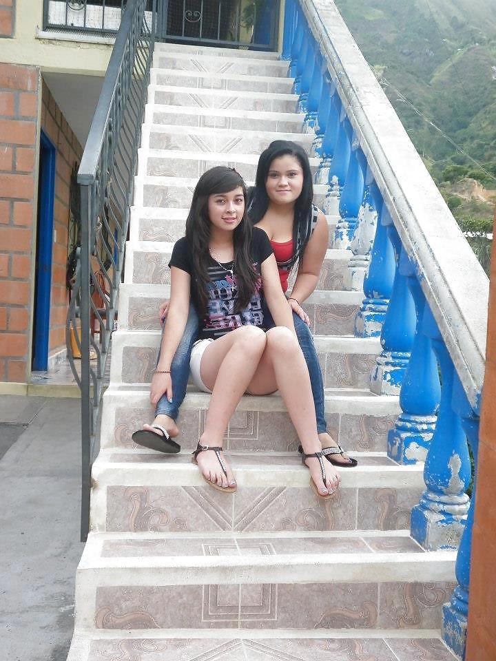 25P Friend's feet