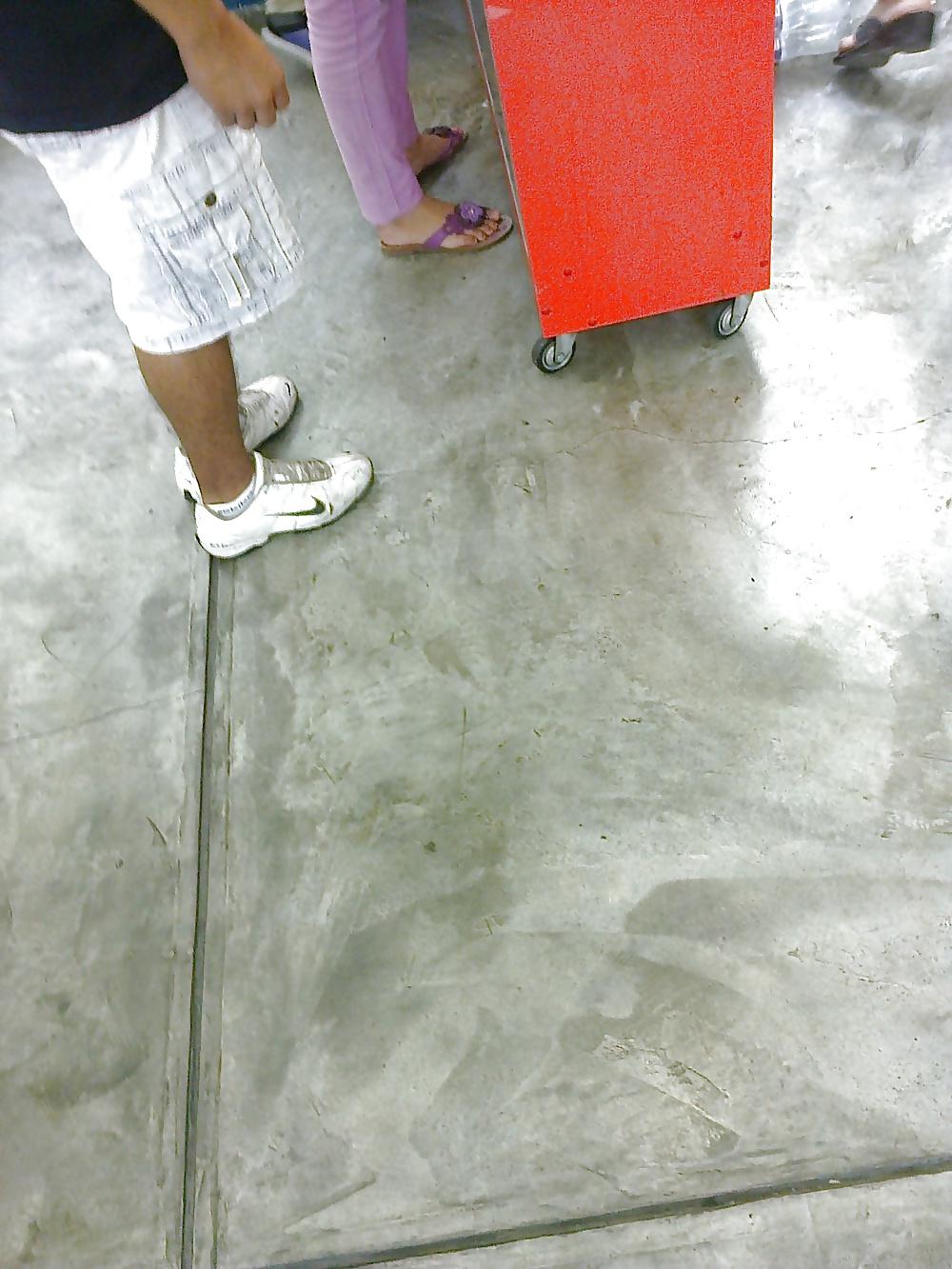 25P Friend's feet