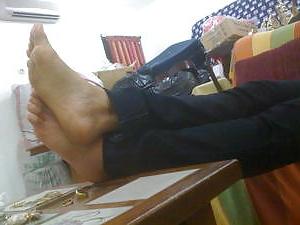 25P Friend's feet