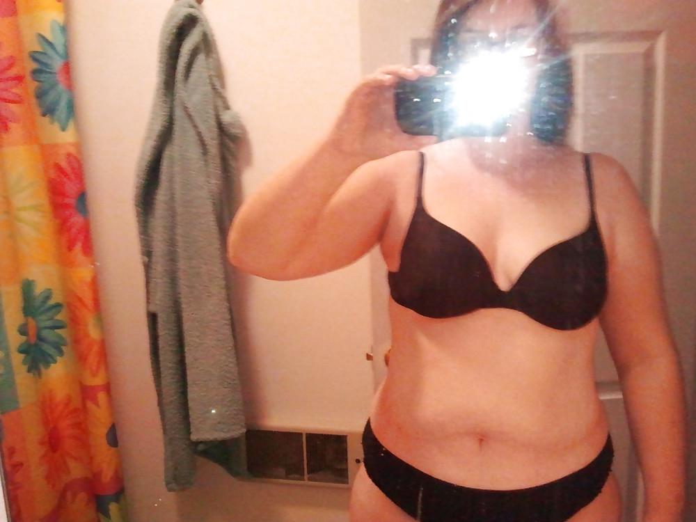 25P Letting his gf suck the sperm out
