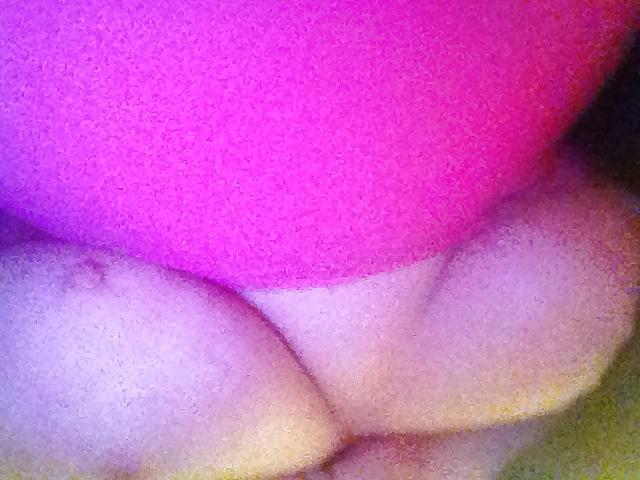 11P Cell Phone Pussy Pics and Misc.