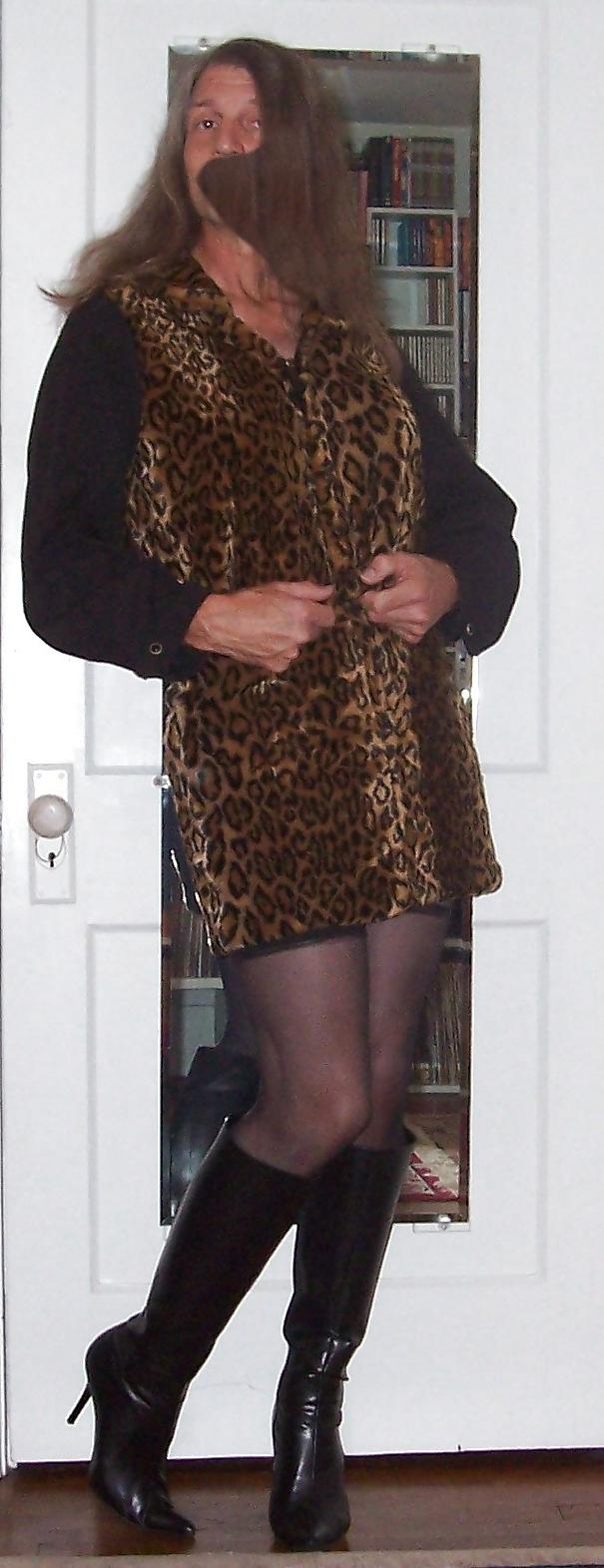 20P Leopard Girl - Puss'n Boots