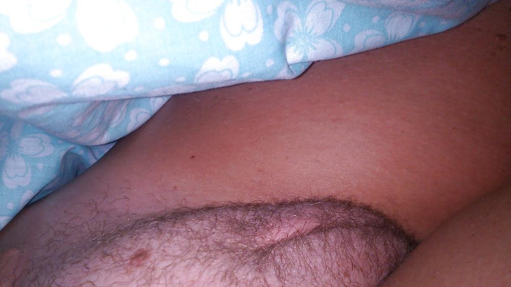 10P Hairy pussy closeup