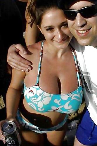 9P Busty Ashley Strips on College Spring Break