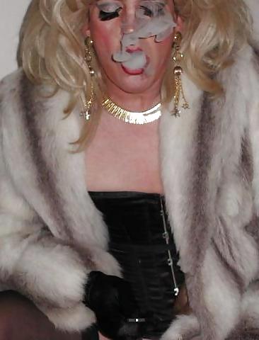 12P Smoking Slut