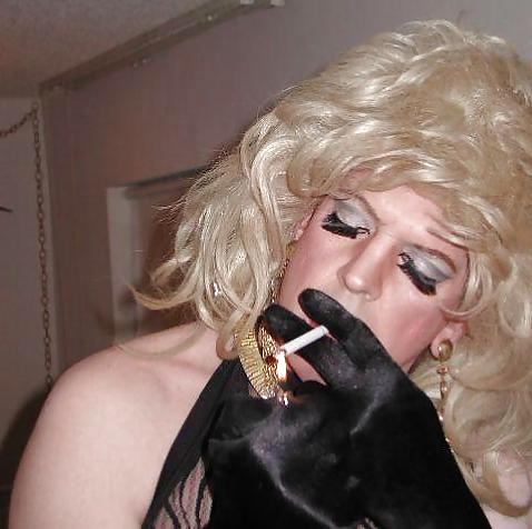 12P Smoking Slut