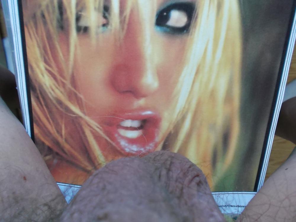 12P Britney Spears: Closeup Cum Drenching