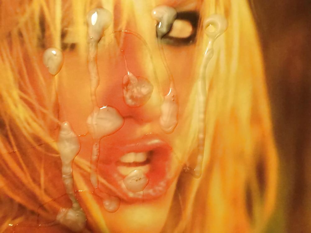 12P Britney Spears: Closeup Cum Drenching
