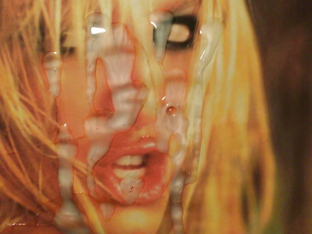 12P Britney Spears: Closeup Cum Drenching