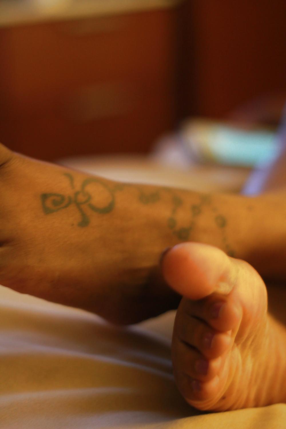 25P Ebony's feet