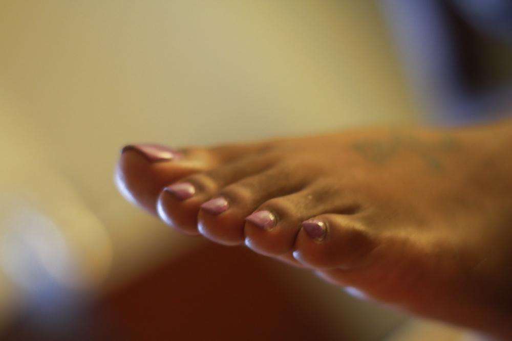 25P Ebony's feet