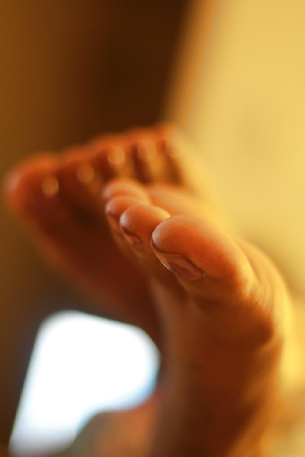 25P Ebony's feet