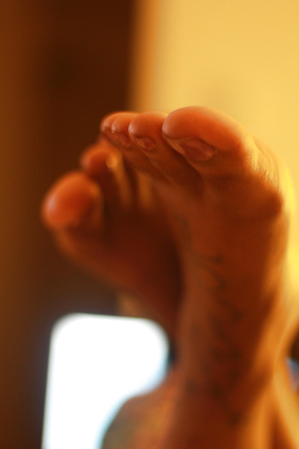 25P Ebony's feet