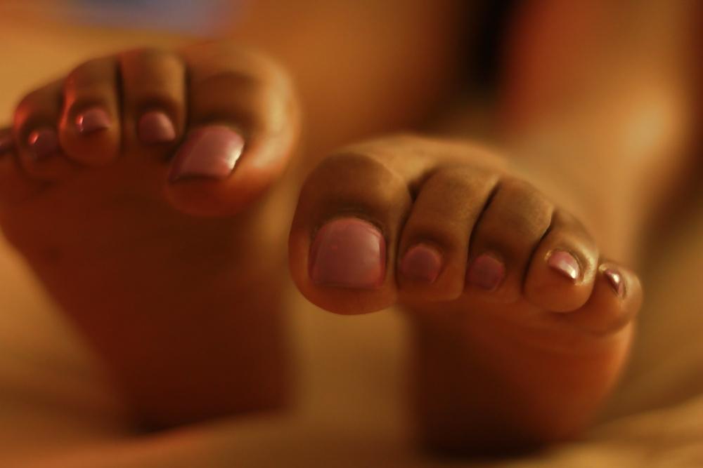 25P Ebony's feet