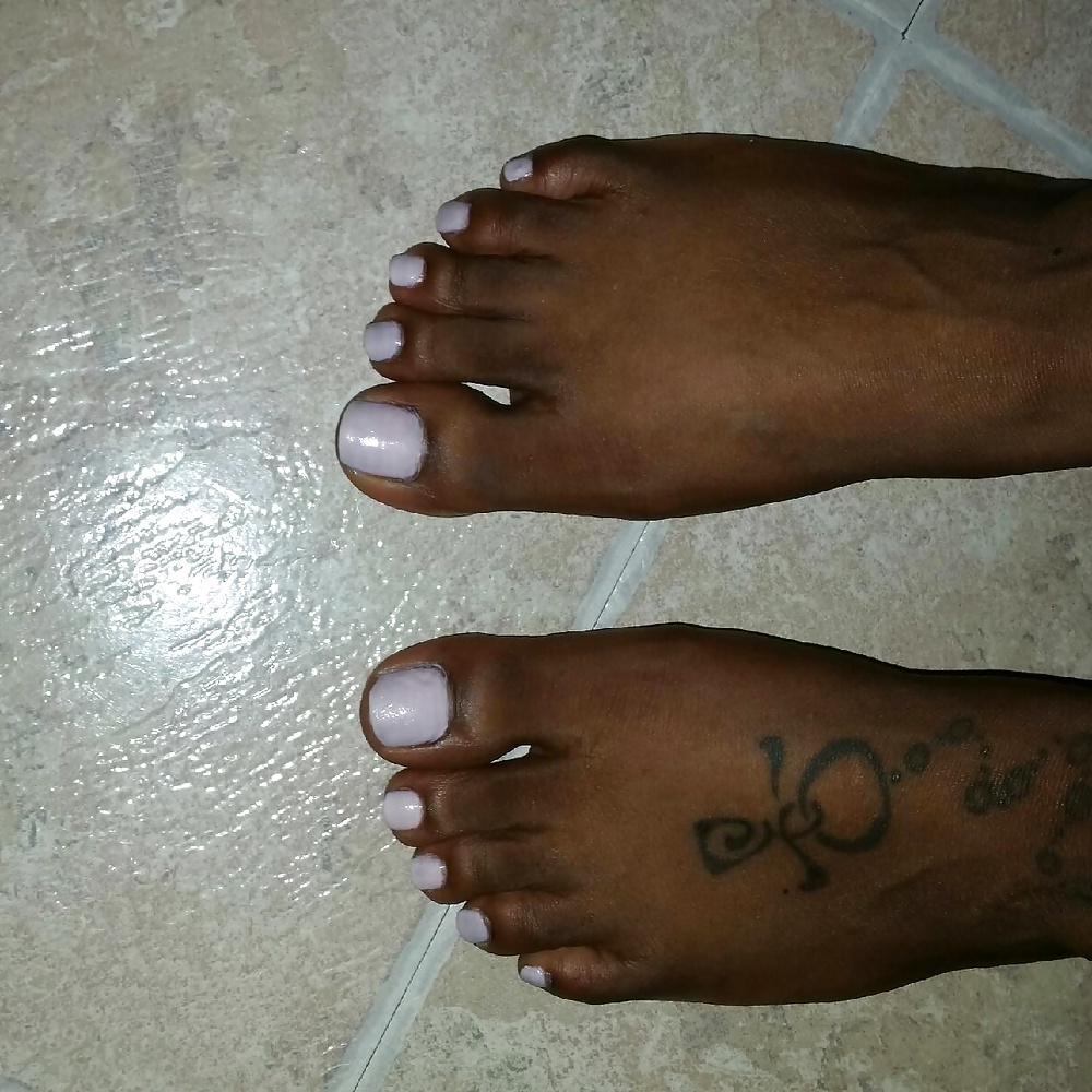 25P Ebony's feet
