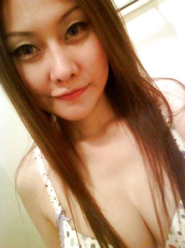 20P Hot Asian Babes 6