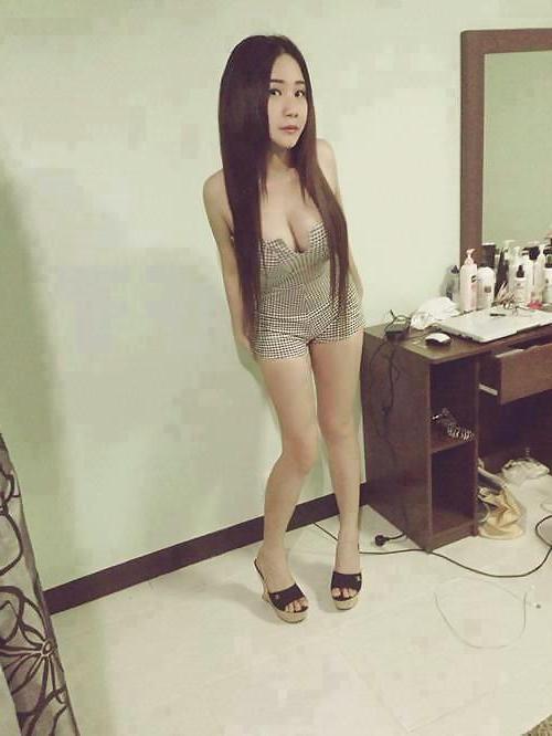 20P Hot Asian Babes 6