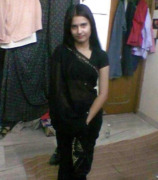 24P Indian Girl Exposing