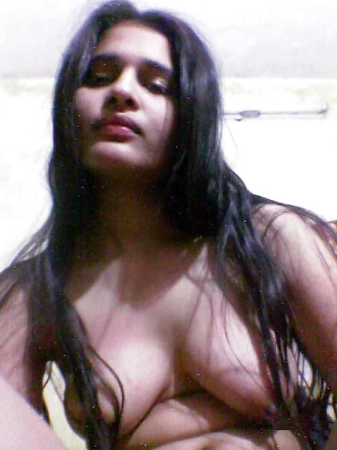 24P Indian Girl Exposing