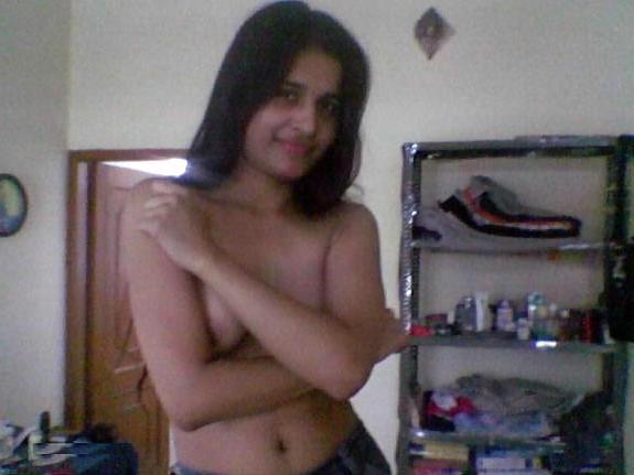 24P Indian Girl Exposing