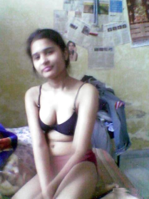 24P Indian Girl Exposing