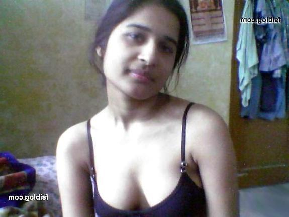 24P Indian Girl Exposing