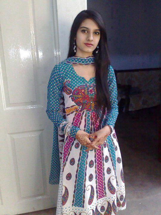 20P Indian School Girls
