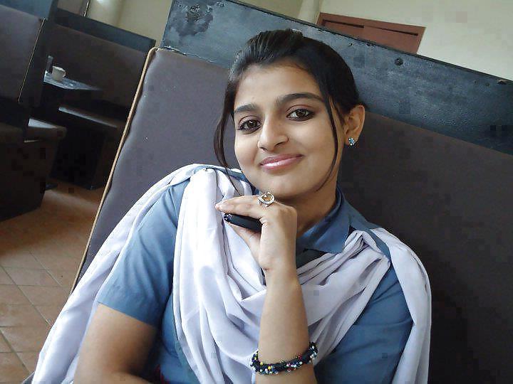 20P Indian School Girls