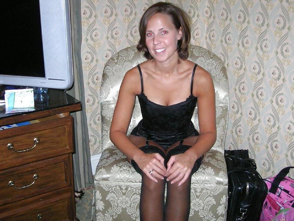 25P Exposed Wife--Wifey though pics were just for hubby..WRONG!