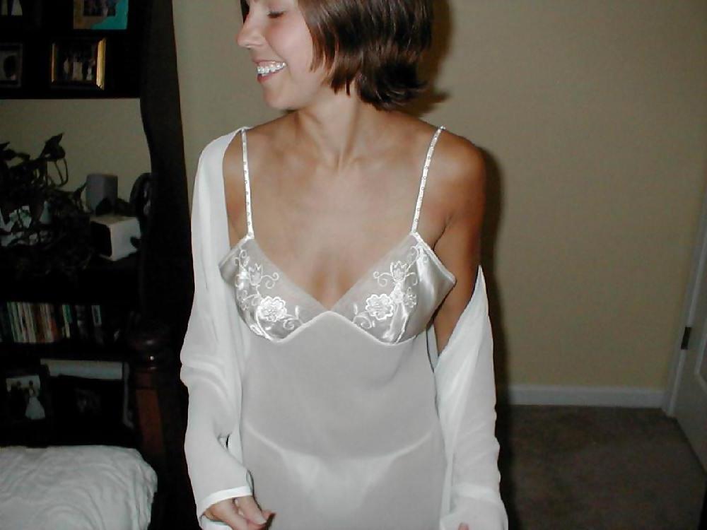 25P Exposed Wife--Wifey though pics were just for hubby..WRONG!