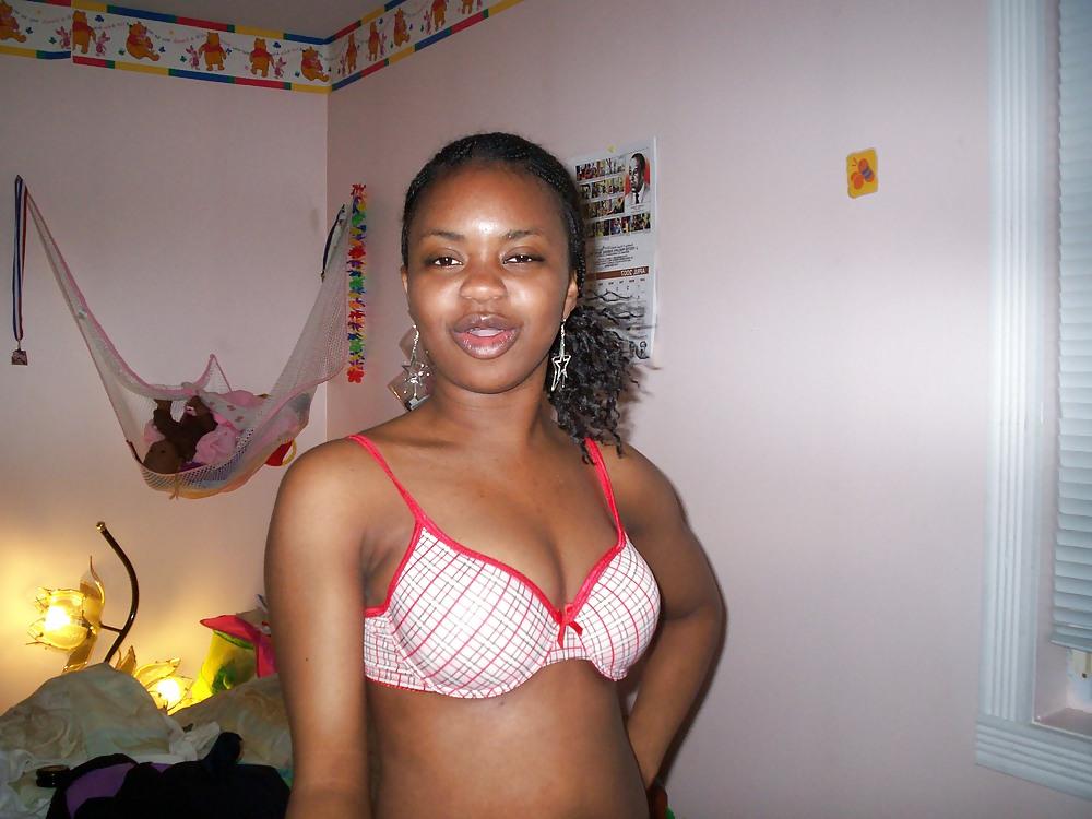 25P Bra Babes 113
