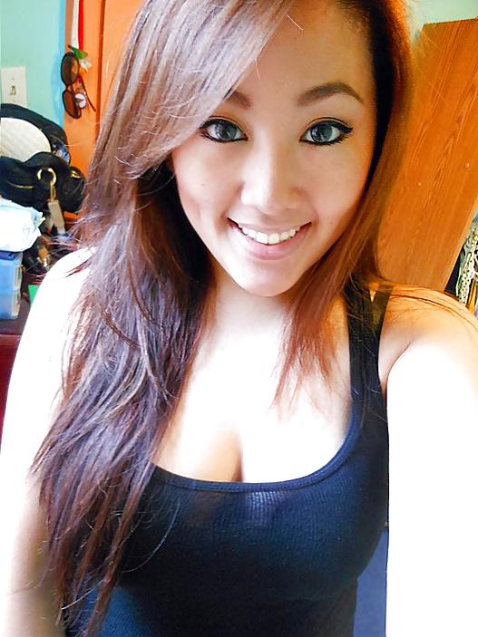 15P Cute Asian Babes 1