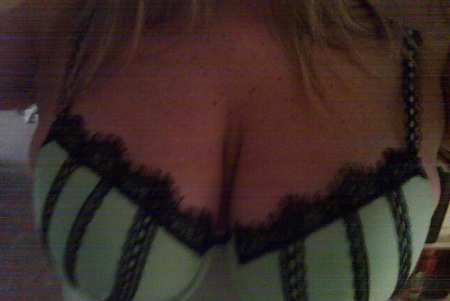 6P Amateur Wife