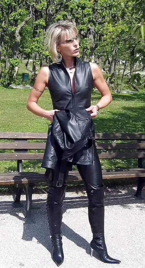 25P ROMY - Super Hot MILF - Queen Of BOOTS...(2)