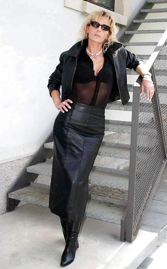 25P ROMY - Super Hot MILF - Queen Of BOOTS...(2)