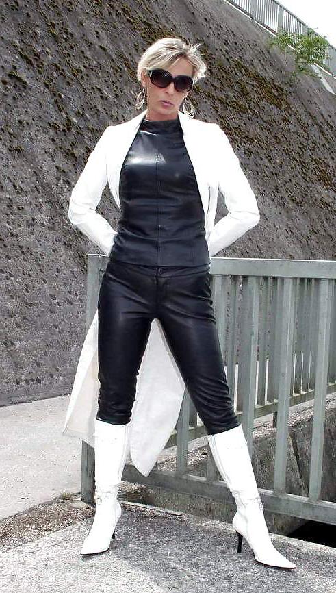 25P ROMY - Super Hot MILF - Queen Of BOOTS...(2)