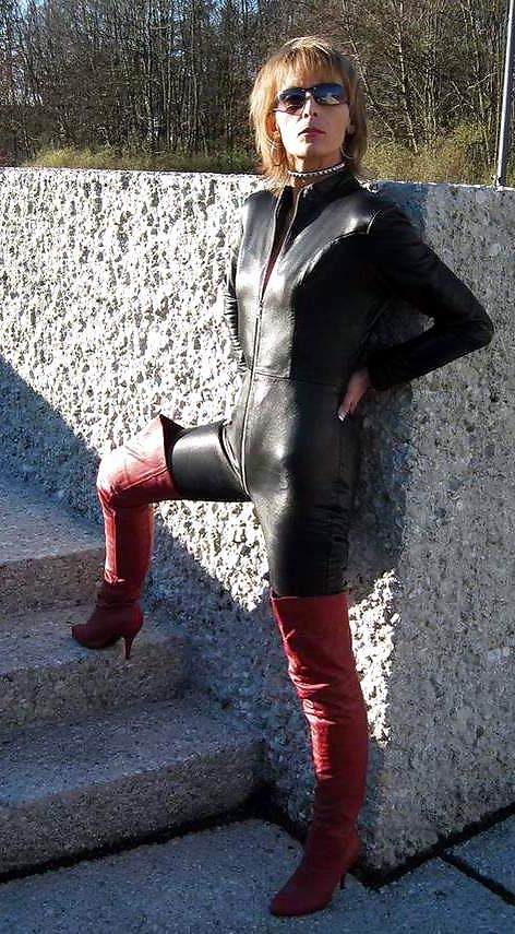 25P ROMY - Super Hot MILF - Queen Of BOOTS...(4)