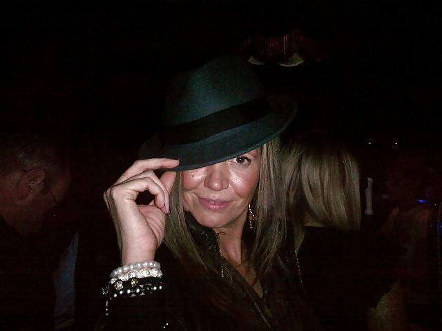 25P Blonde UK MILF Kirsty