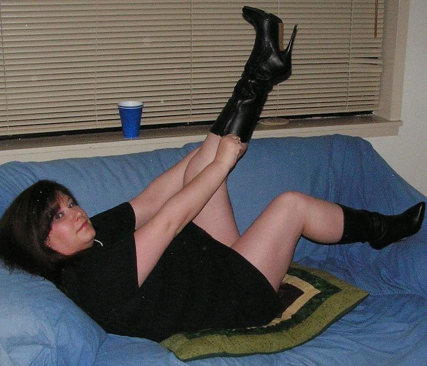 25P Women in boots