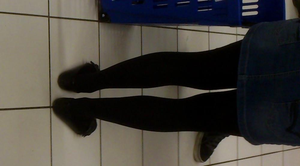 25P Candid teens feet tits ass ballerinas pantyhose boots