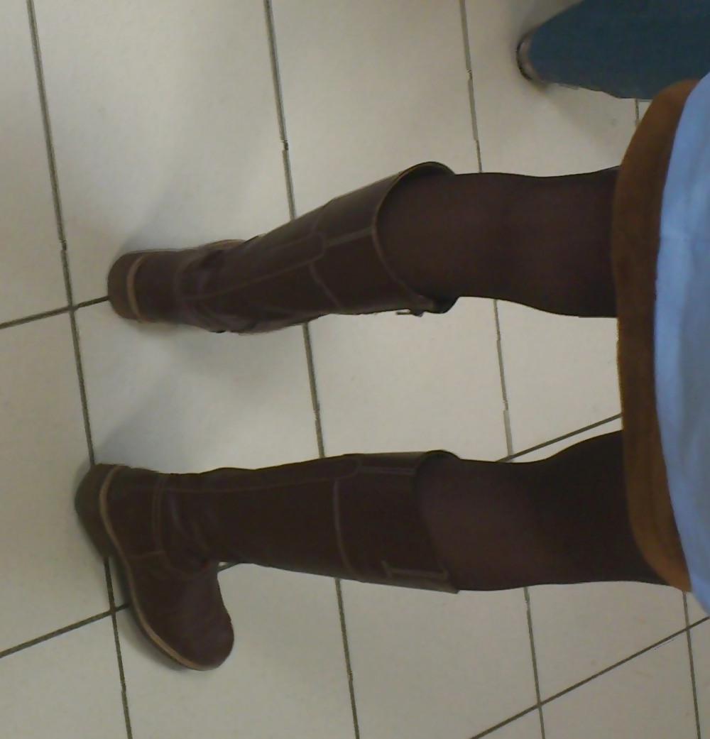 25P Candid teens feet tits ass ballerinas pantyhose boots